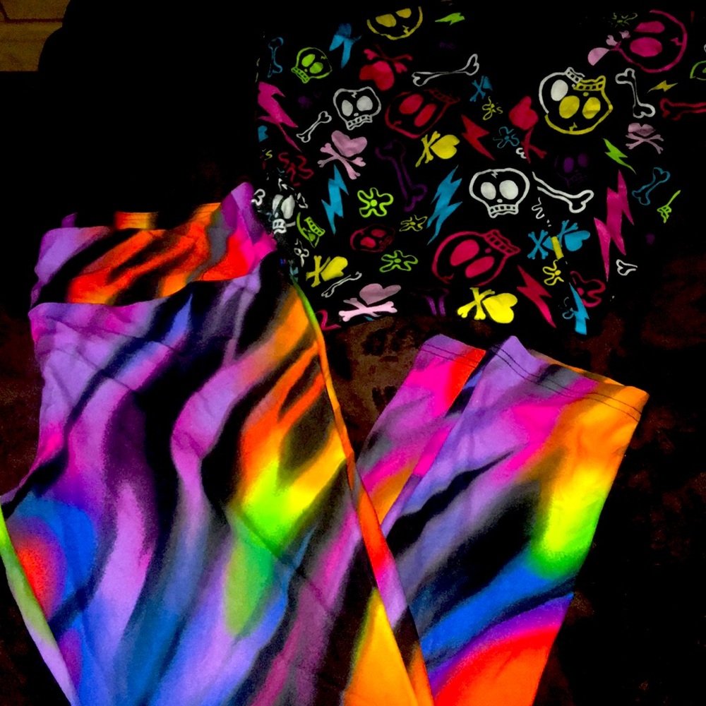 2XL/19 No Boundaries neon prints leggings 2 different colors as a bundle deal